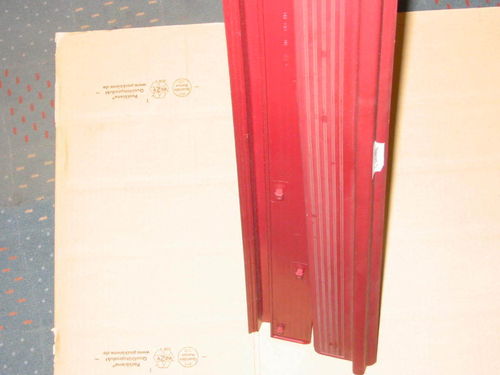 Rekord-D / Schwellerleiste innen rot / sill cover red
